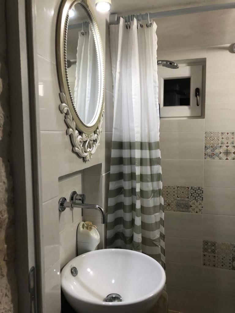 Trullo Dell' Edera Con Piscina Privata Lejlighed Alberobello Eksteriør billede